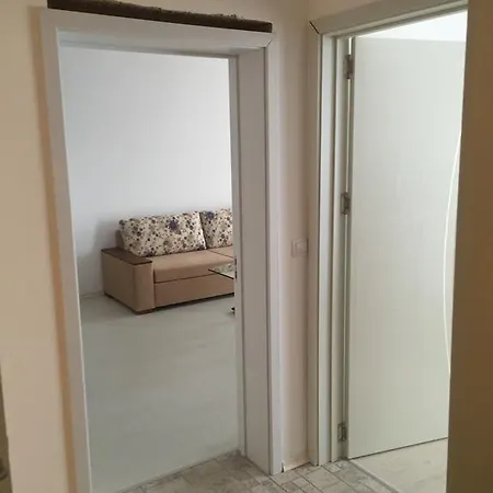 In Orhidea شقة *